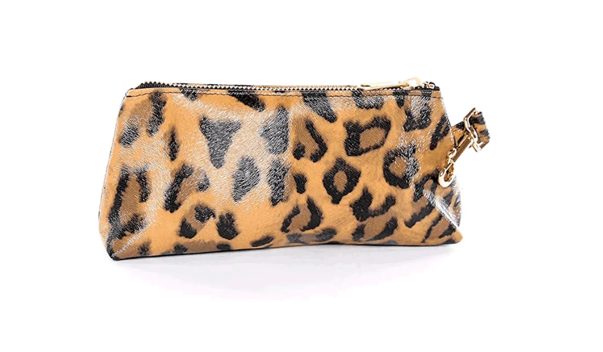 Brown Leopard SIGNATURE IT BAG • Pouch