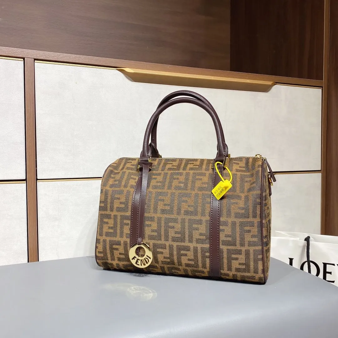 EN   Designer bags by Fendi 149