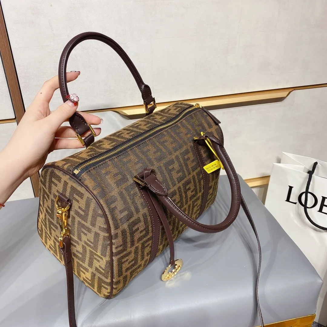 EN   Designer bags by Fendi 149