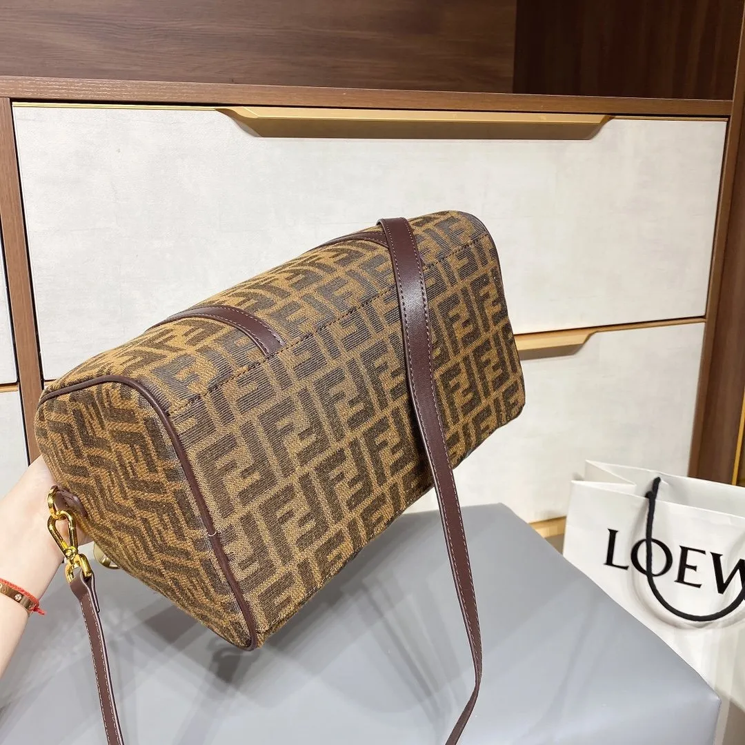 EN   Designer bags by Fendi 149