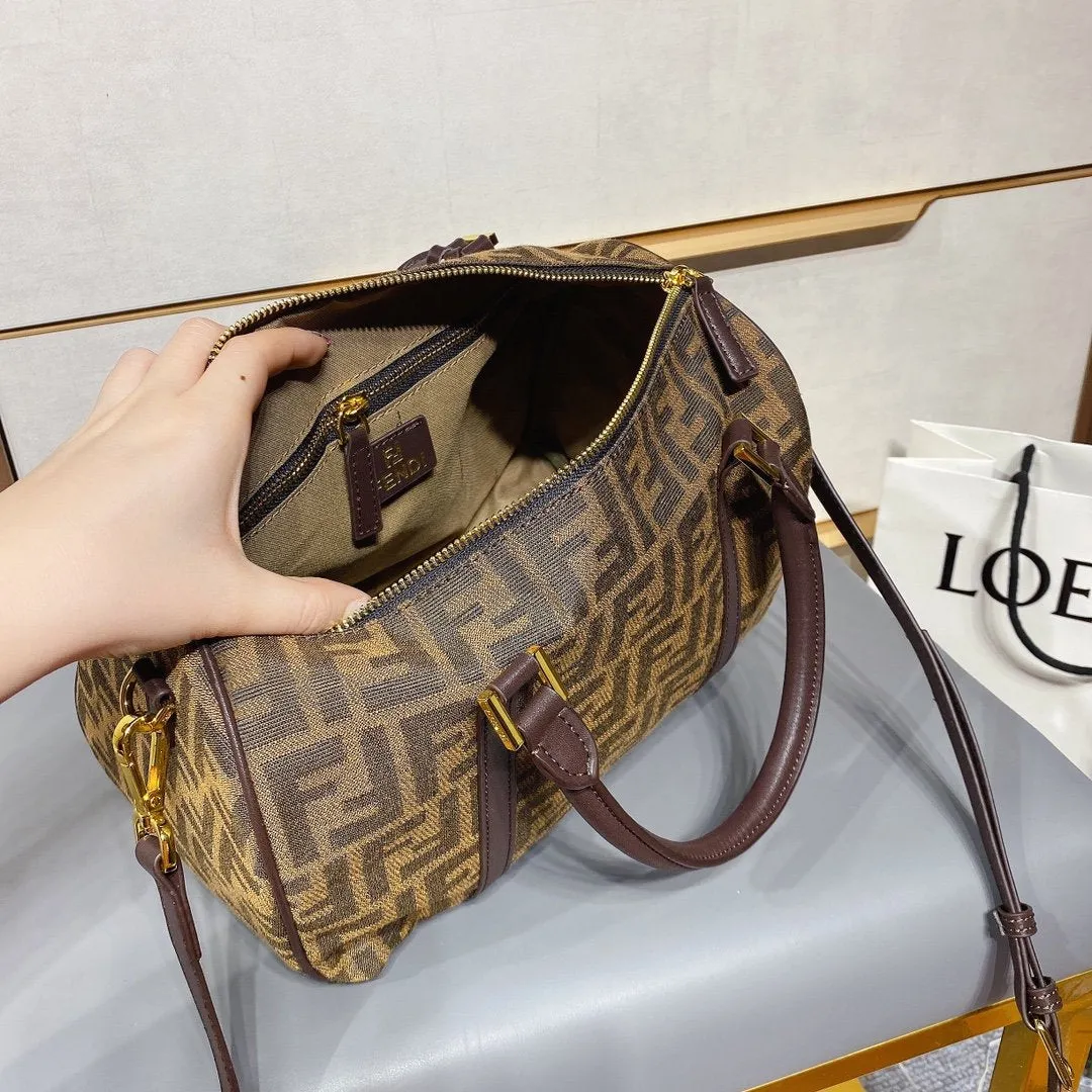 EN   Designer bags by Fendi 149