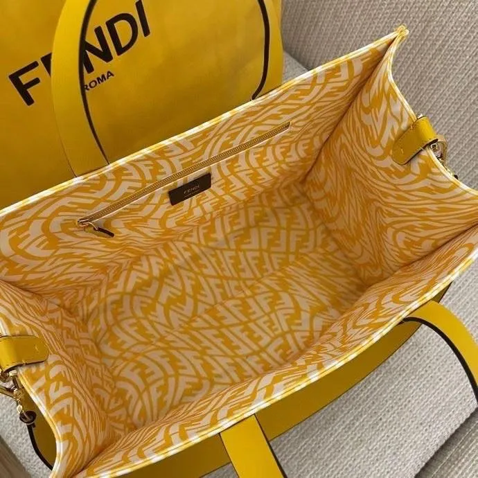EN   Designer bags by Fendi 166