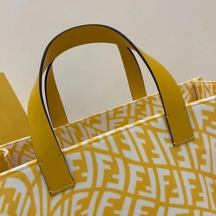 EN   Designer bags by Fendi 166