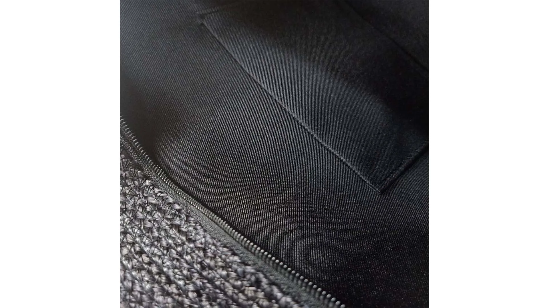 "Hu-Mai-Phai" Hand Bag
